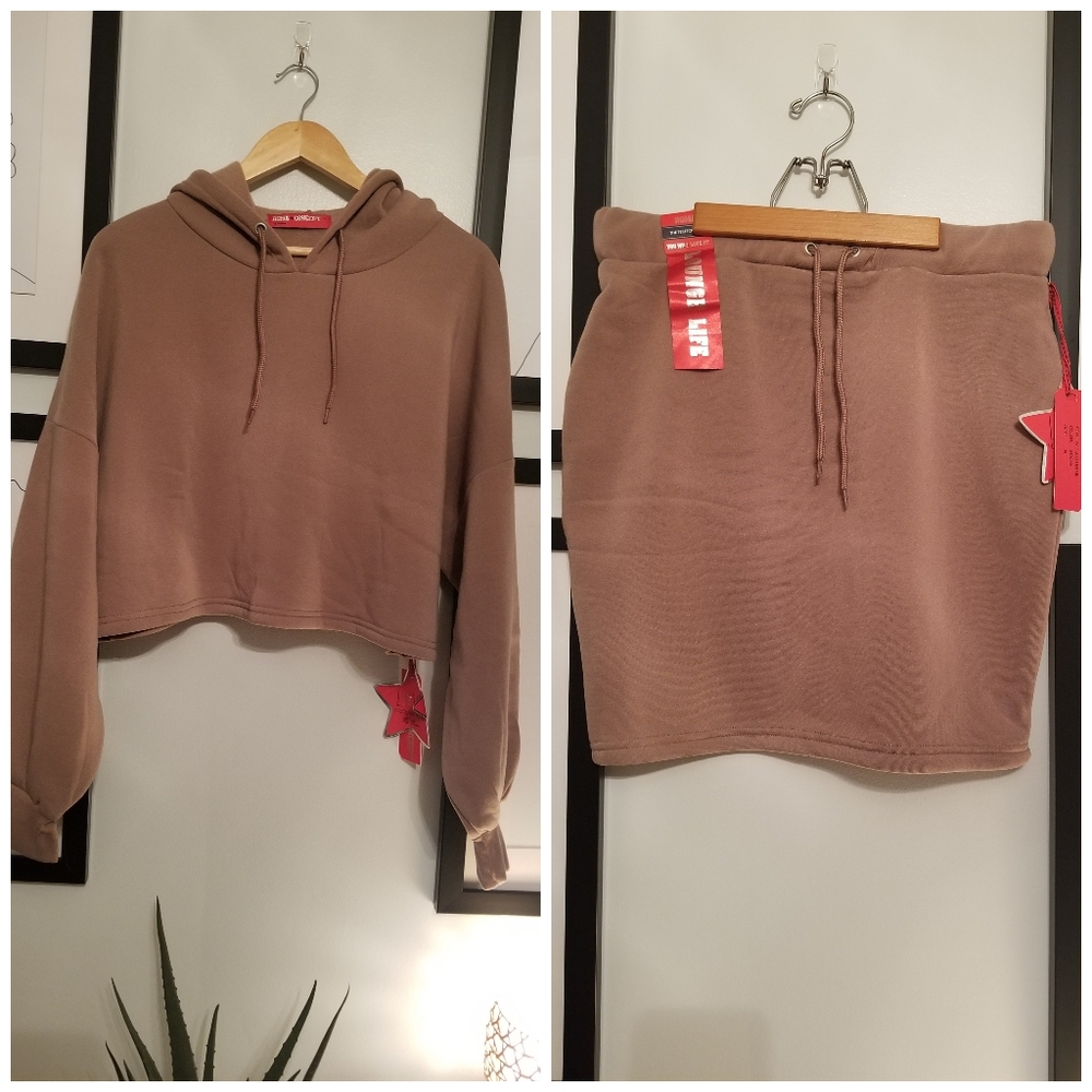 ⏳ Two Piece Cropped Hoodie & Mini Skirt